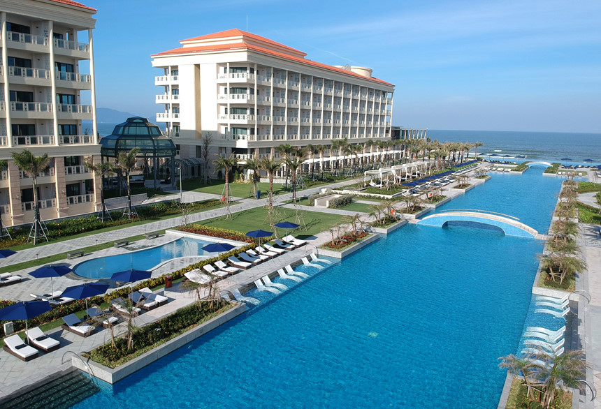 Sheraton Grand Danang Resort 2